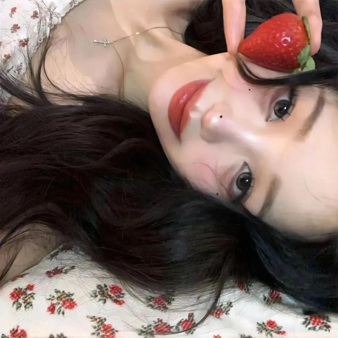 穿越成女明星和霸总谈恋